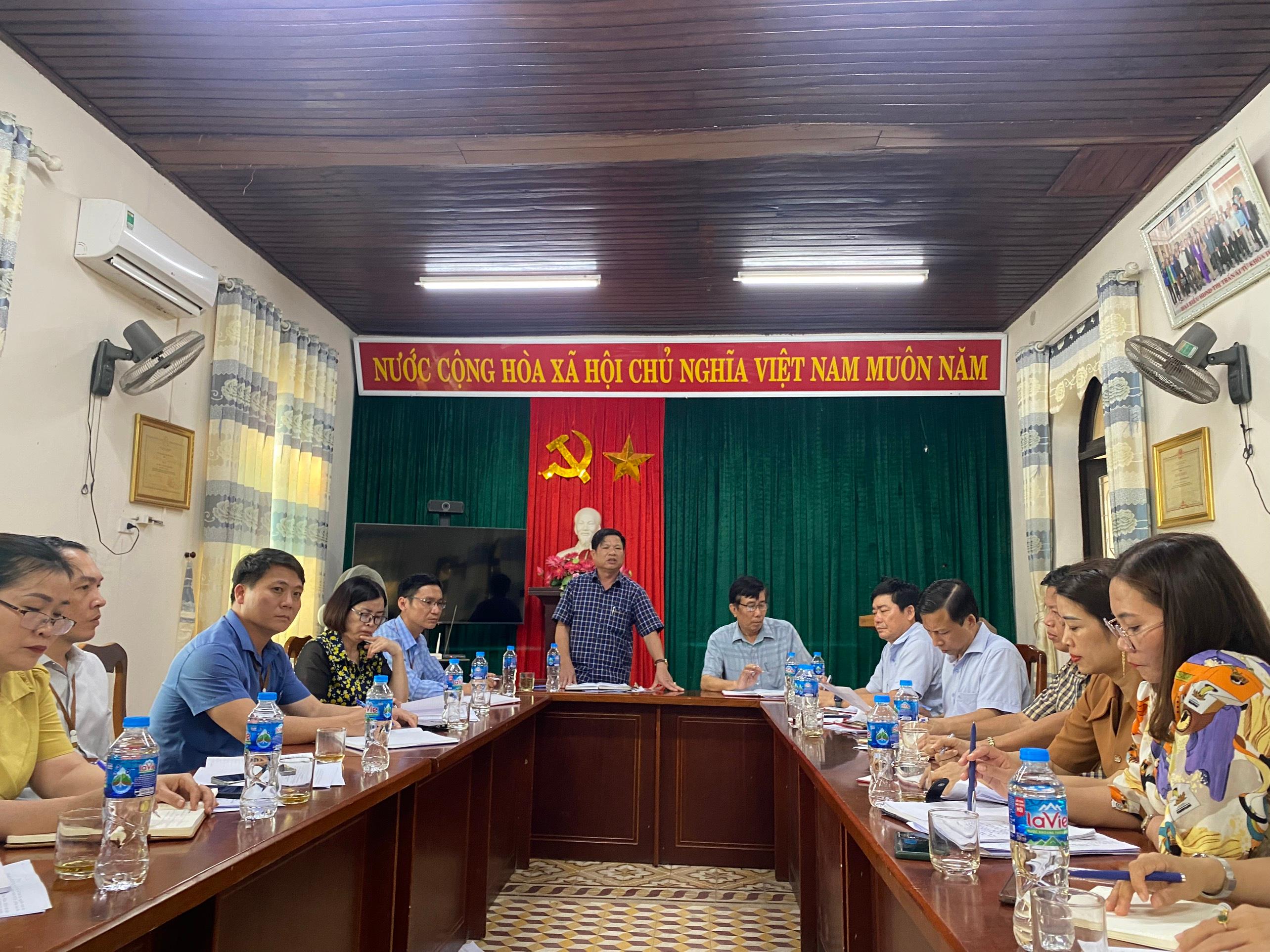 UBND huyện Triệu Phong làm việc với lãnh đạo thị trấn Ái Tử về tình hình thực hiện nhiệm vụ phát...