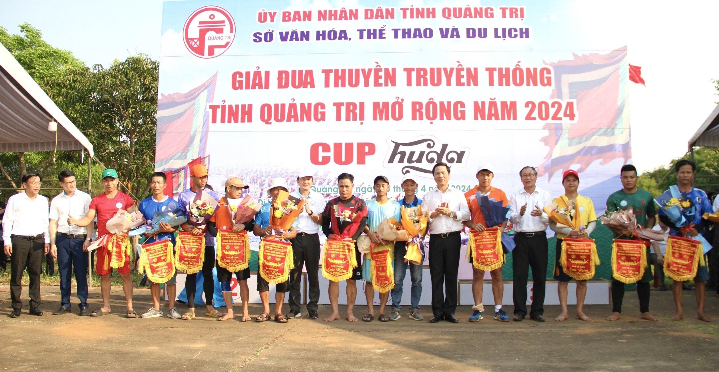 Triệu Phong đạt giải nhất toàn đoàn về giải đua thuyền truyền thống “Lễ hội Thống nhất non sông”...