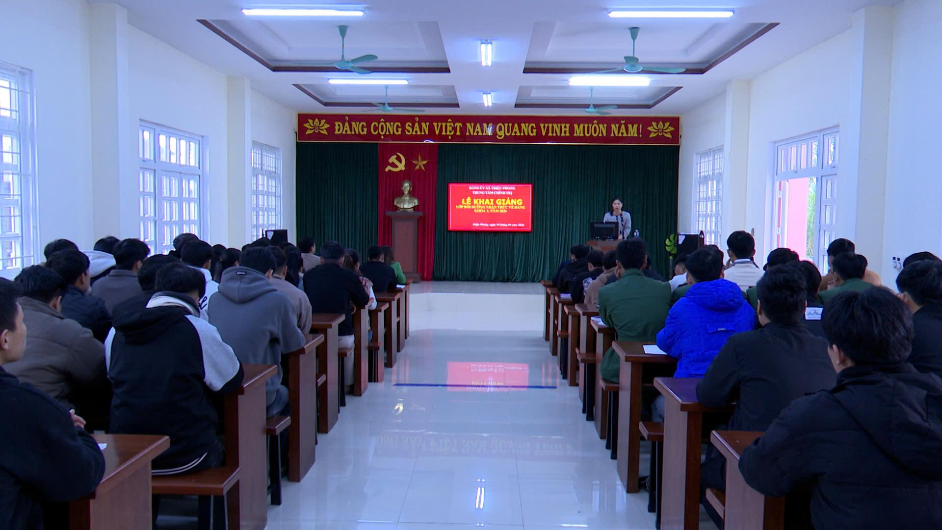 Khai giảng lớp Bồi dưỡng nhận thức về đảng dành cho thanh niên ưu tú chuẩn bị lên đường nhập ngũ