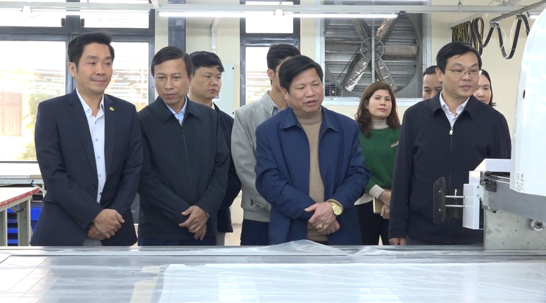Lãnh đạo UBND huyện Triệu Phong thăm các doanh nghiệp...