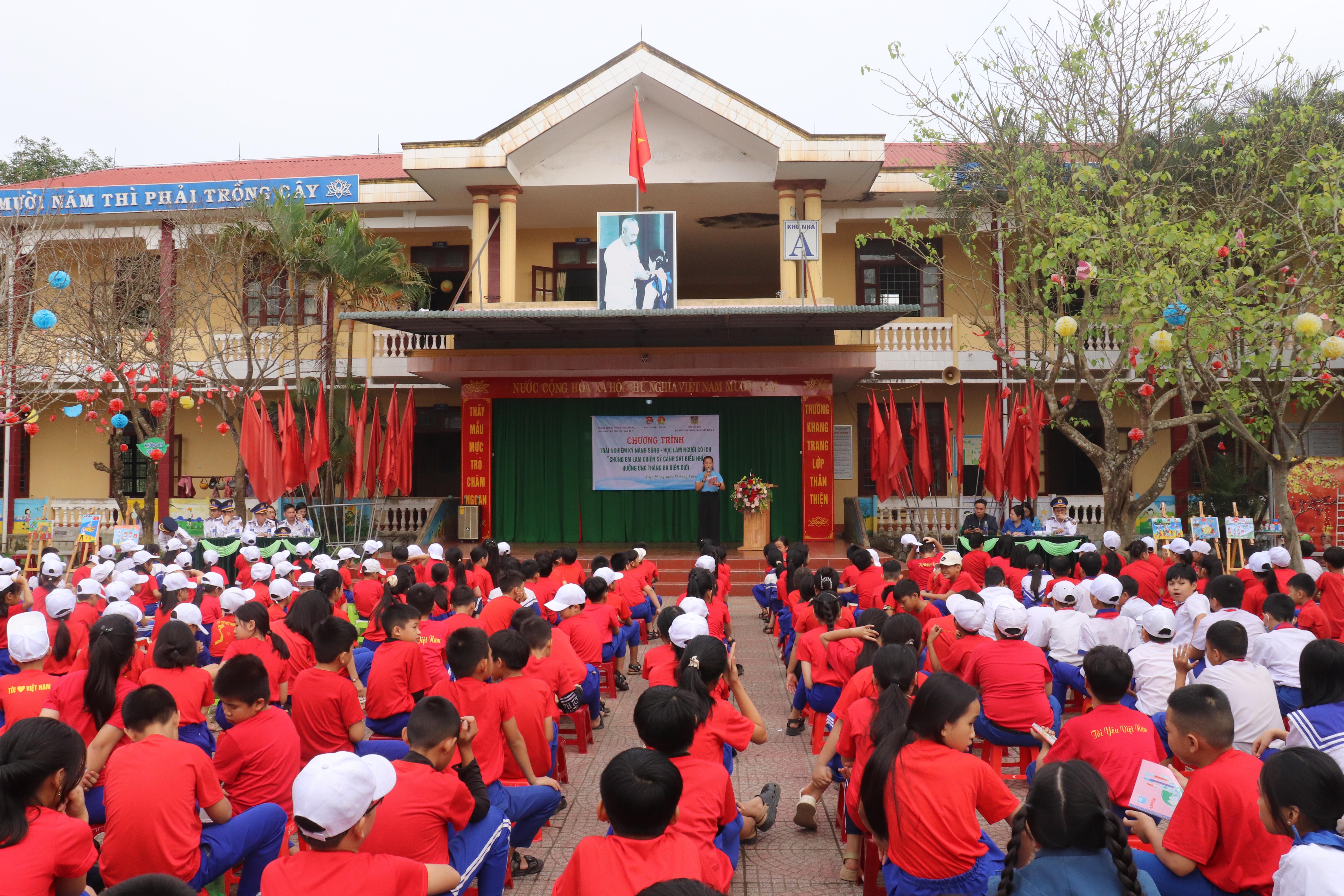 Huyện đoàn – Hội đồng đội tổ chức chương trình trải nghiệm kỹ năng sống – học làm người có ích