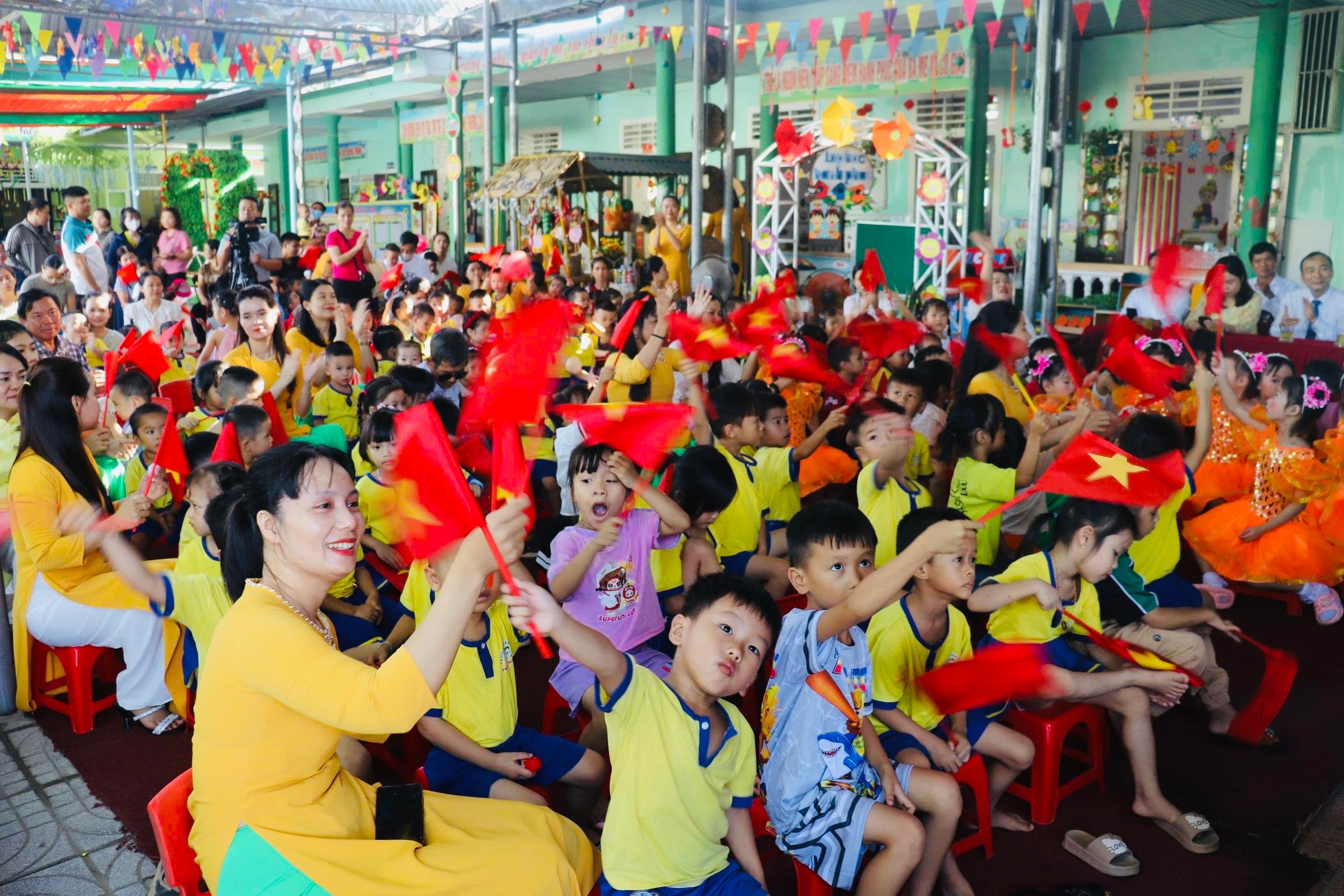 Không khí khai giảng năm học mới tại xã Triệu Phong