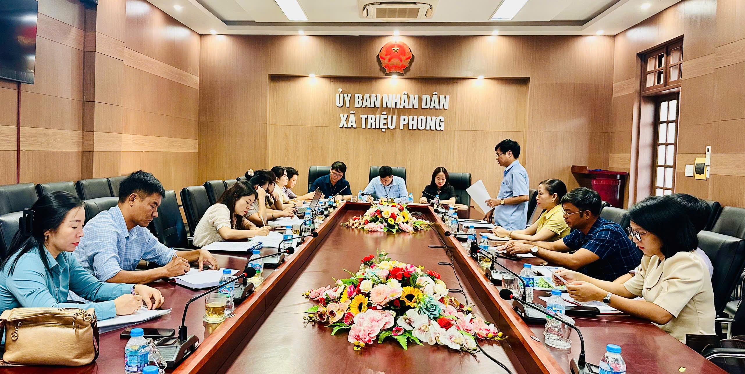 UBND XÃ TRIỆU PHONG TỔ CHỨC PHIÊN HỌP VỀ CÁC NỘI DUNG TRỌNG TÂM CÔNG TÁC QUÝ IV NĂM 2026 CỦA TRUNG...