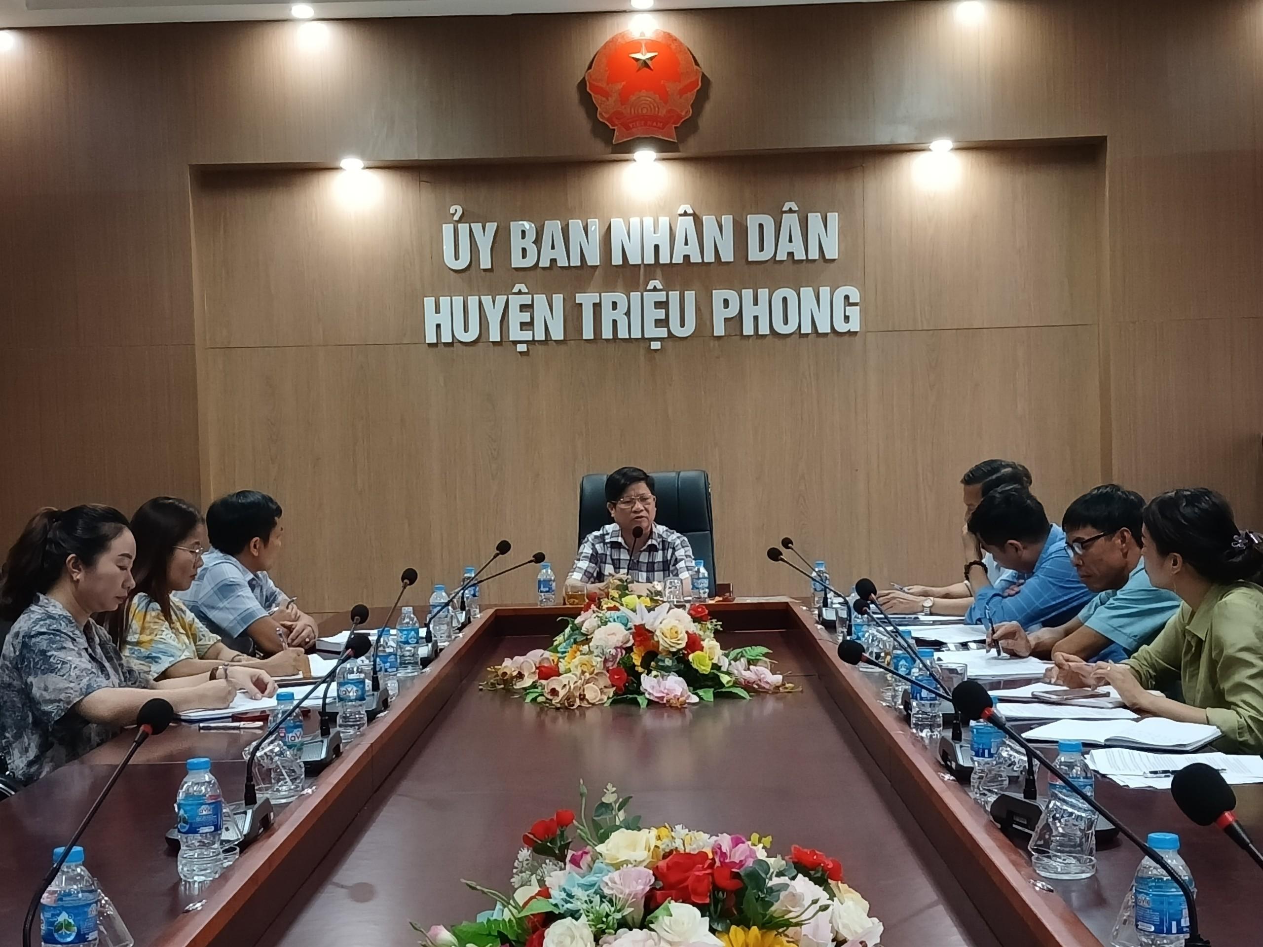 UBND huyện Triệu Phong tổ chức phiên làm việc với Liên đoàn Lao động huyện