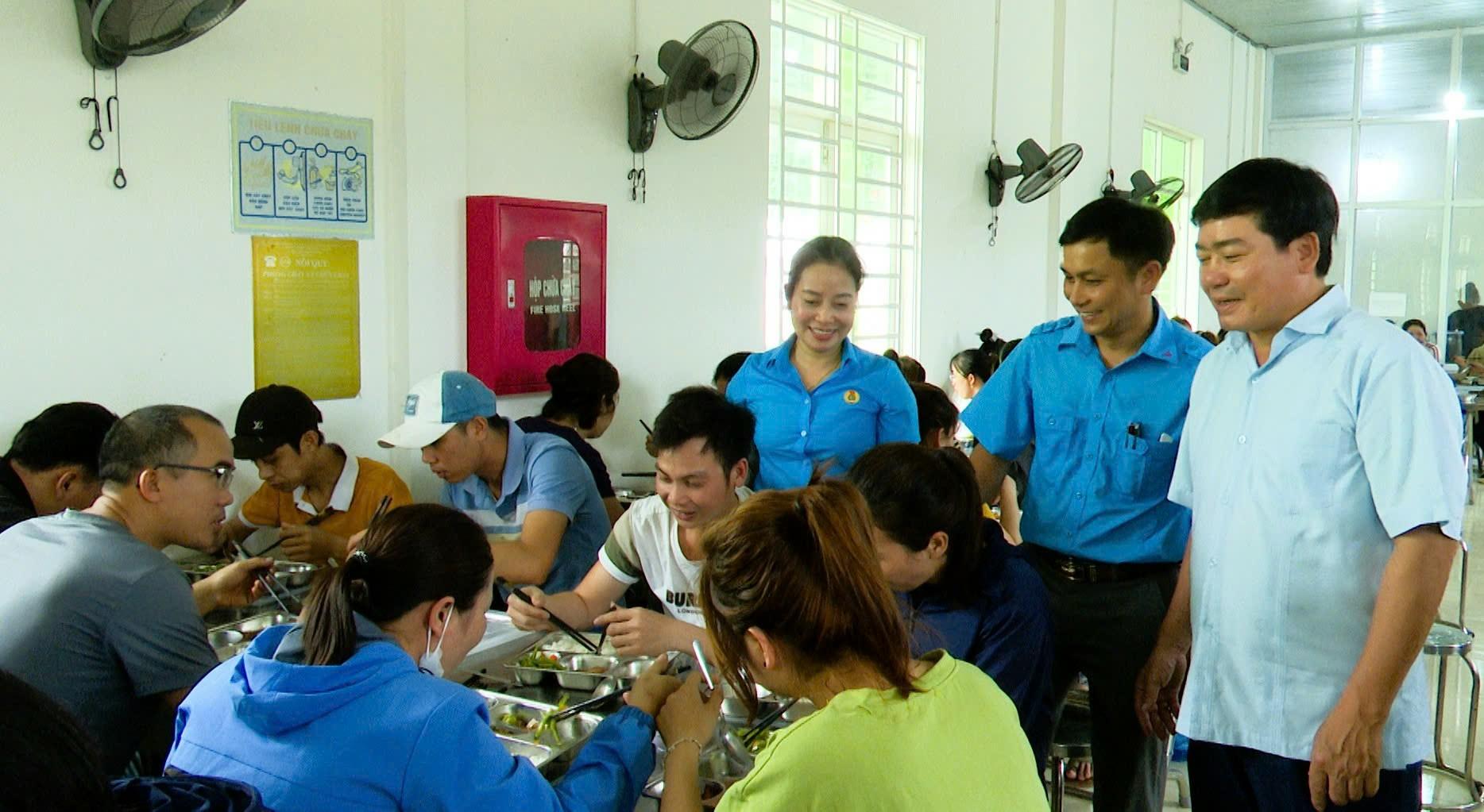 Chương trình “Bữa cơm công đoàn” cho đoàn viên, người lao động