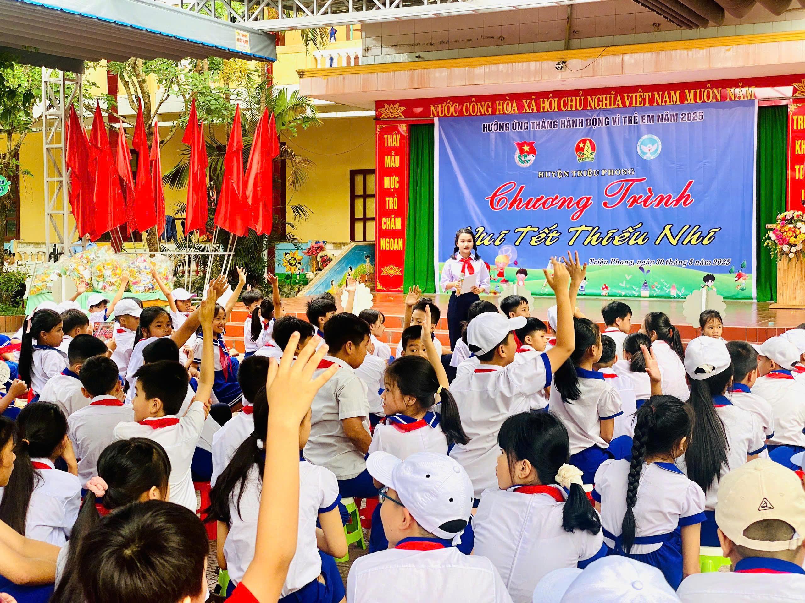 Chương trình “Vui tết thiếu nhi” tại trường Tiểu học Thị trấn Ái Tử